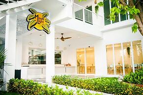 Triple Z Hotel