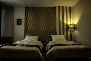 Triple Z Hotel