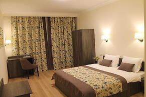 Non-Stop Hotel