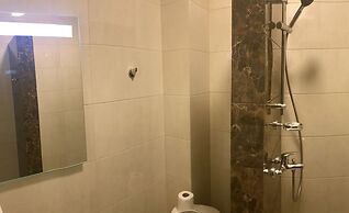 Non-Stop Hotel