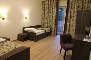 Non-Stop Hotel