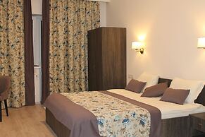 Non-Stop Hotel