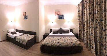 Non-Stop Hotel
