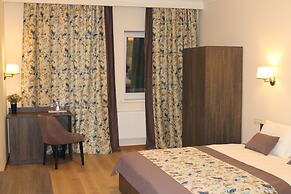 Non-Stop Hotel