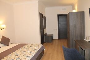 Non-Stop Hotel