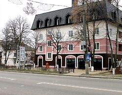 Non-Stop Hotel