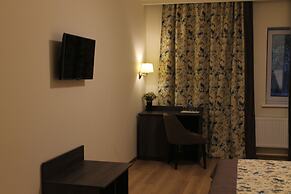 Non-Stop Hotel