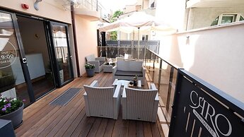 Caro Aparthotel
