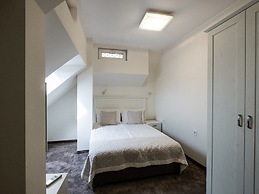Caro Aparthotel