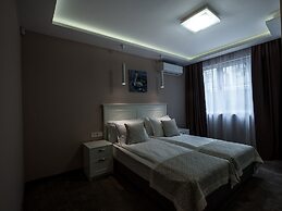 Caro Aparthotel