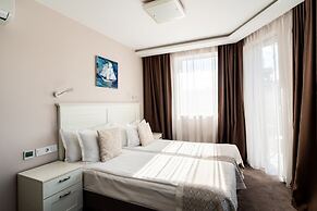 Caro Aparthotel