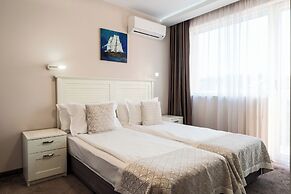 Caro Aparthotel