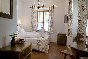 Taschler Haus Boutique
