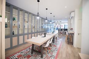 Almada Wine House
