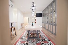 Almada Wine House