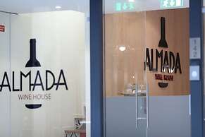 Almada Wine House