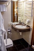 Green Park Hotel