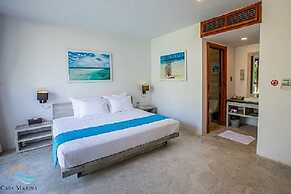 Casa Marina Resort