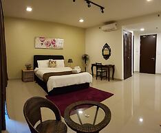 Euzmo Residences at Trefoil