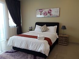 Euzmo Residences at Trefoil