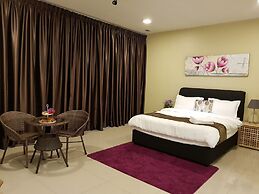 Euzmo Residences at Trefoil