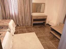Milano Hotel Suites