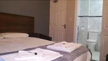 Ali Inn