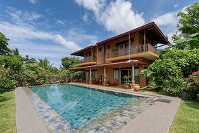 DCanal House