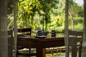 DCanal House