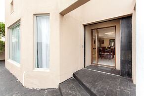 Villa West Beach