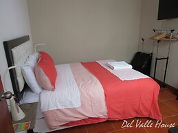 Del Valle House