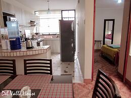 Del Valle House