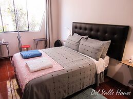 Del Valle House