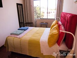 Del Valle House