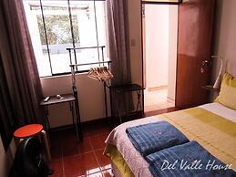 Del Valle House