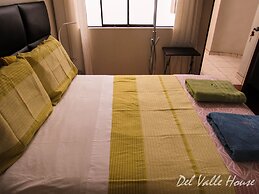 Del Valle House