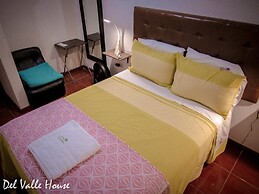 Del Valle House