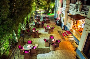 Royal Empire Boutique Hotel