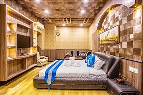 Royal Empire Boutique Hotel