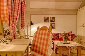 Villa Rosa Restaurant & Pension