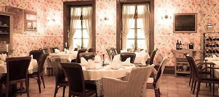 Villa Rosa Restaurant & Pension