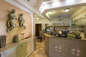 Villa Rosa Restaurant & Pension