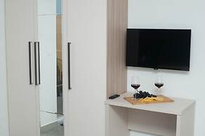 Seaside Luxury Suites