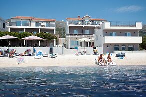 Seaside Luxury Suites