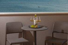 Seaside Luxury Suites