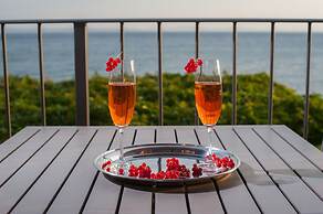 Seaside Luxury Suites