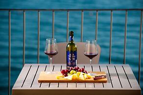 Seaside Luxury Suites