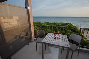 Seaside Luxury Suites