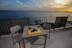 Seaside Luxury Suites