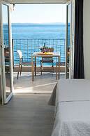 Seaside Luxury Suites
